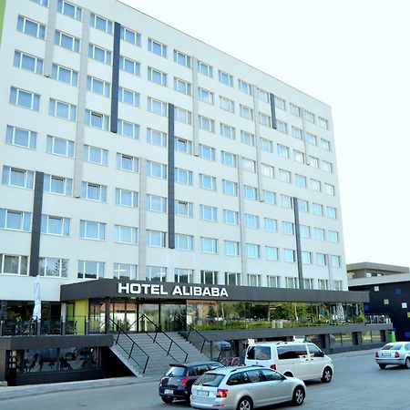 Hotel Ali Baba Humenné Екстериор снимка