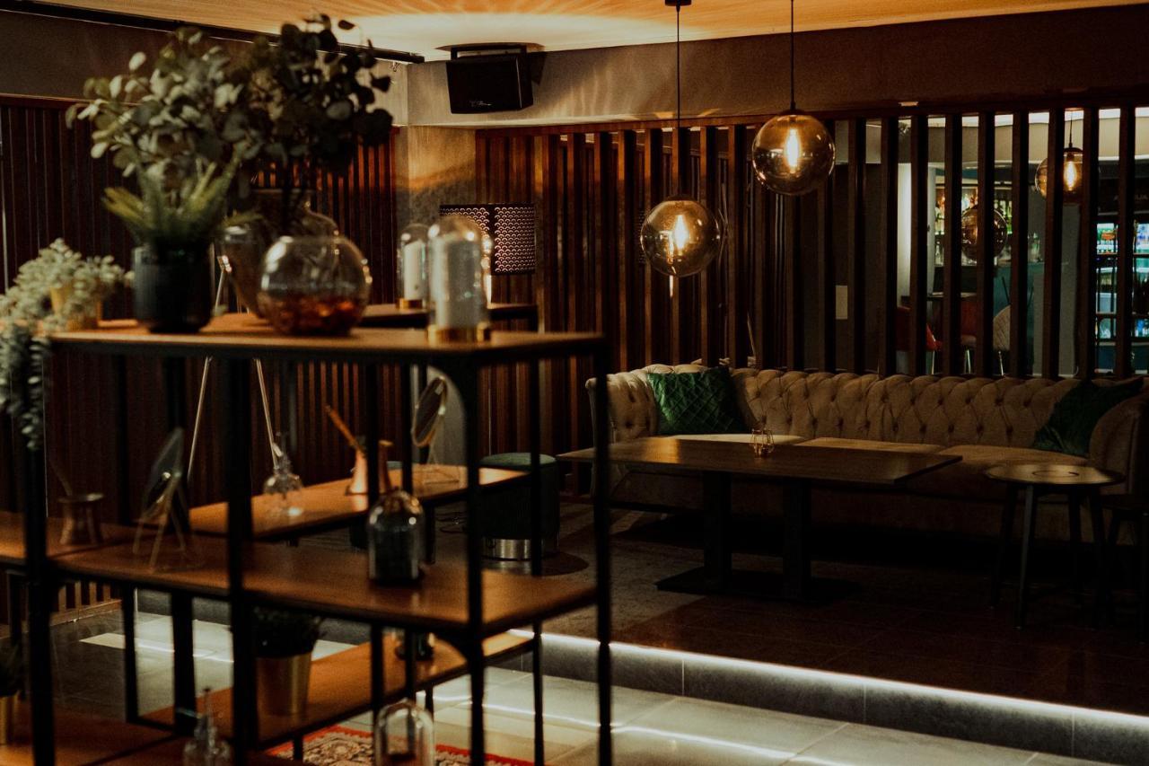 Hotel Ali Baba Humenné Екстериор снимка
