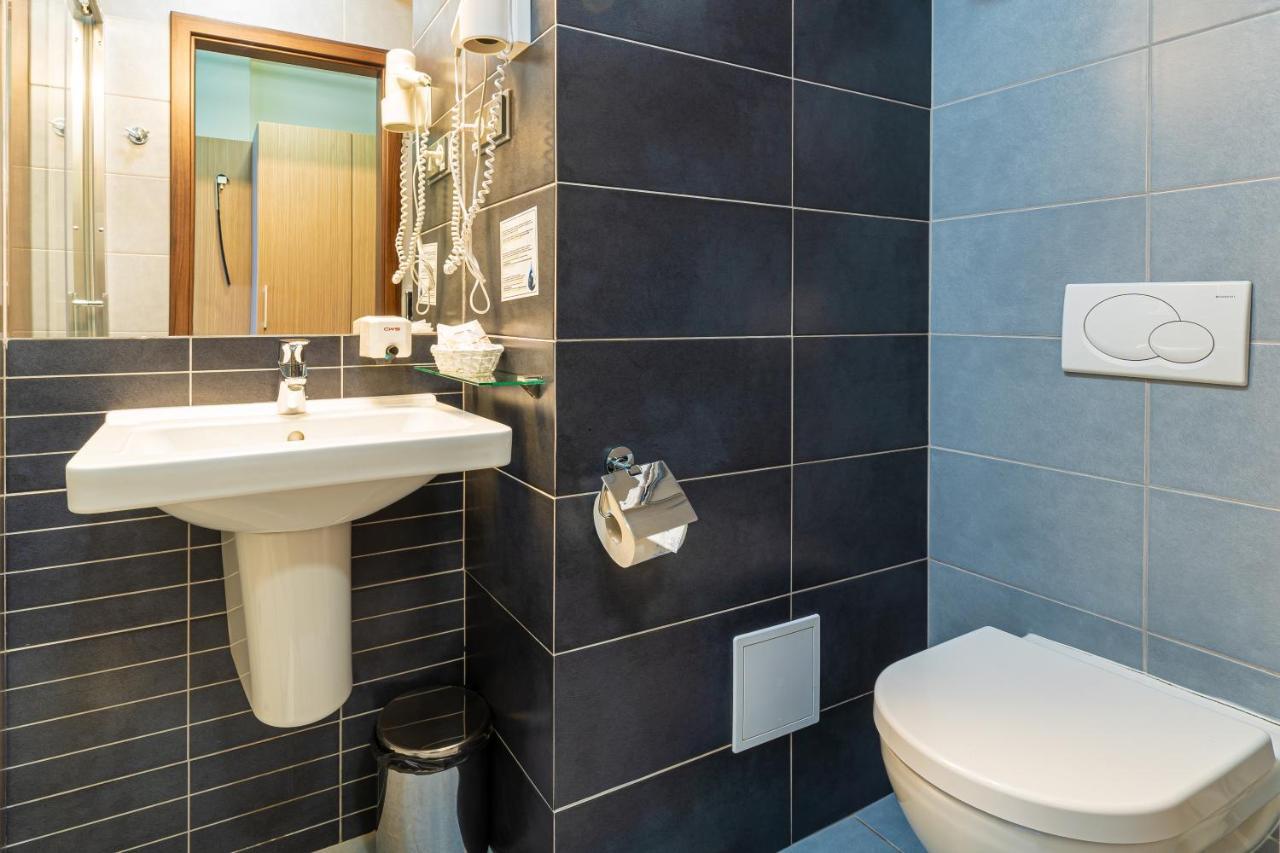 Hotel Ali Baba Humenné Екстериор снимка